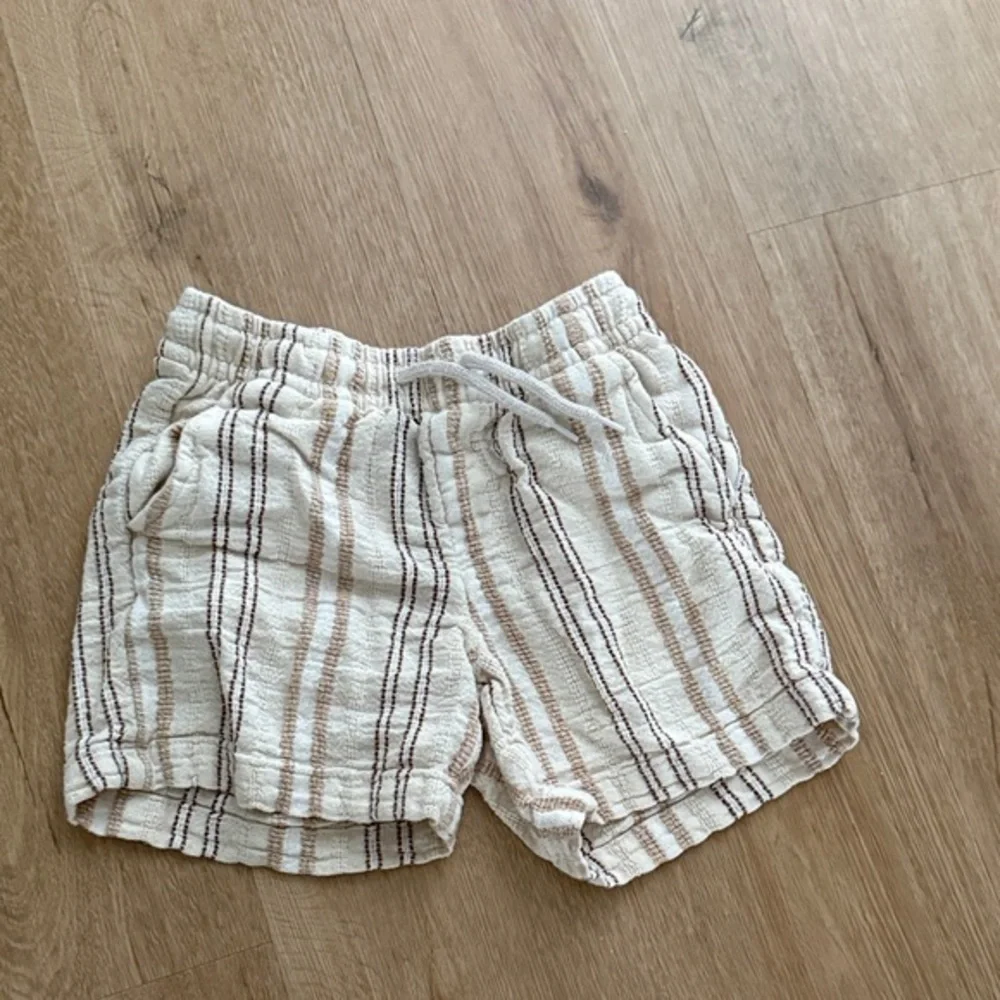 art class shorts